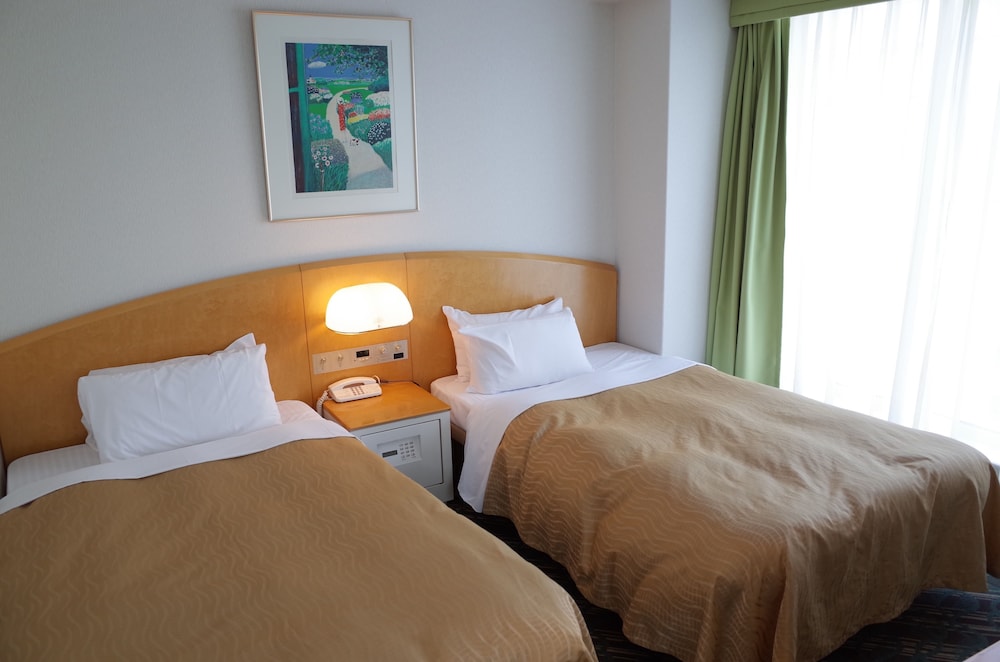 Shinagawa Prince Hotel 12/71
