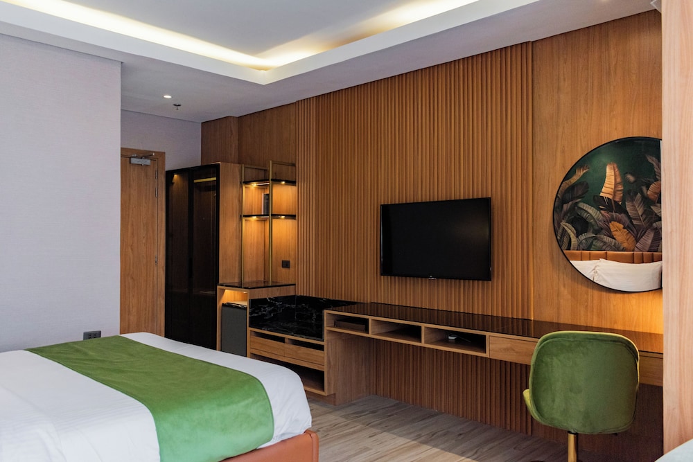 Ironwood Hotel 32/52