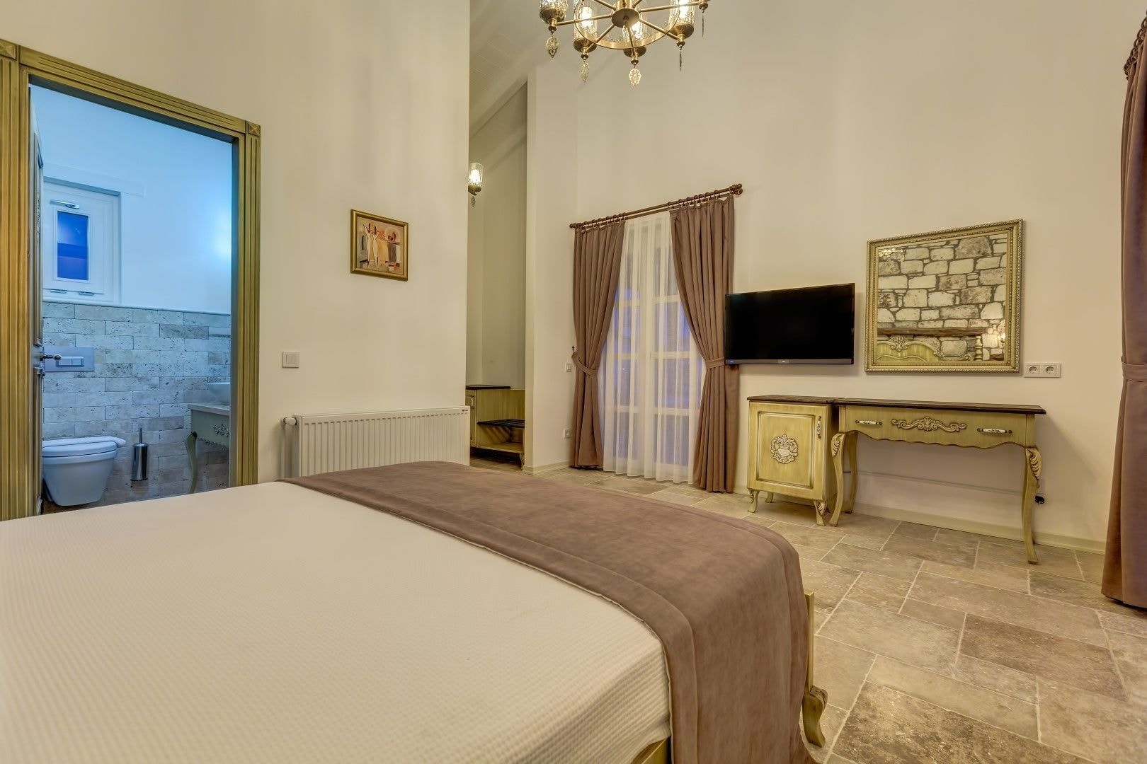 LUXURY, SUITE, QUEEN BED, POOL VIEW, JETTED TUB