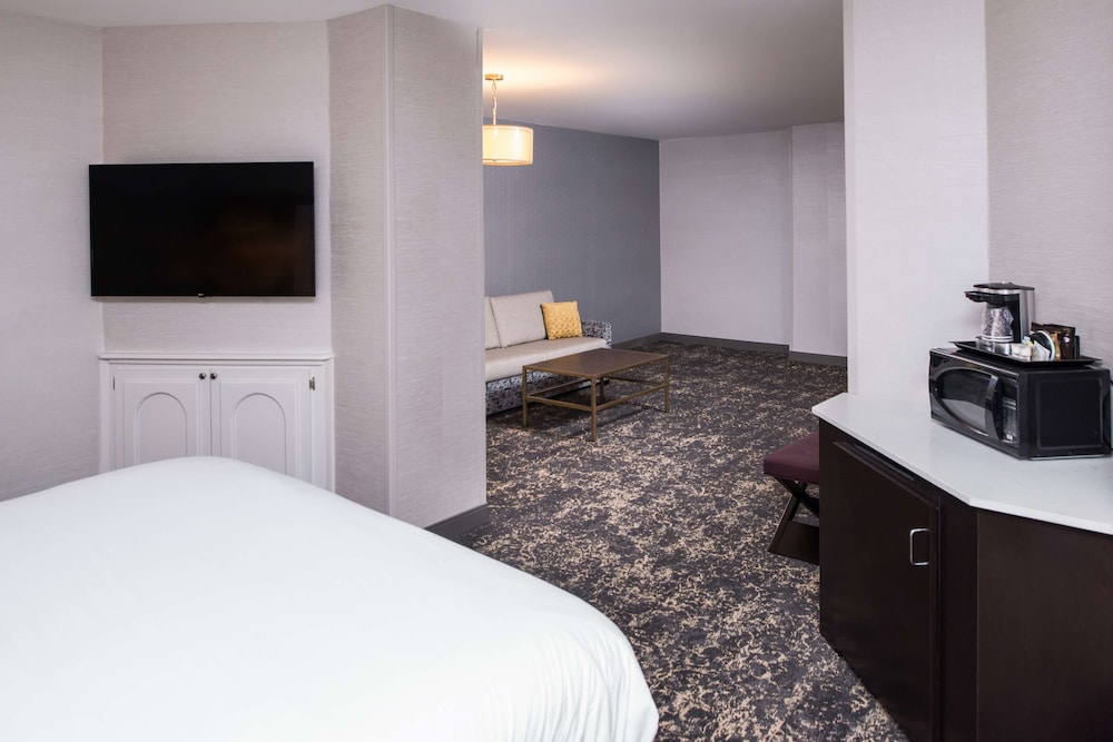 Doubletree By Hilton Utica 22/79