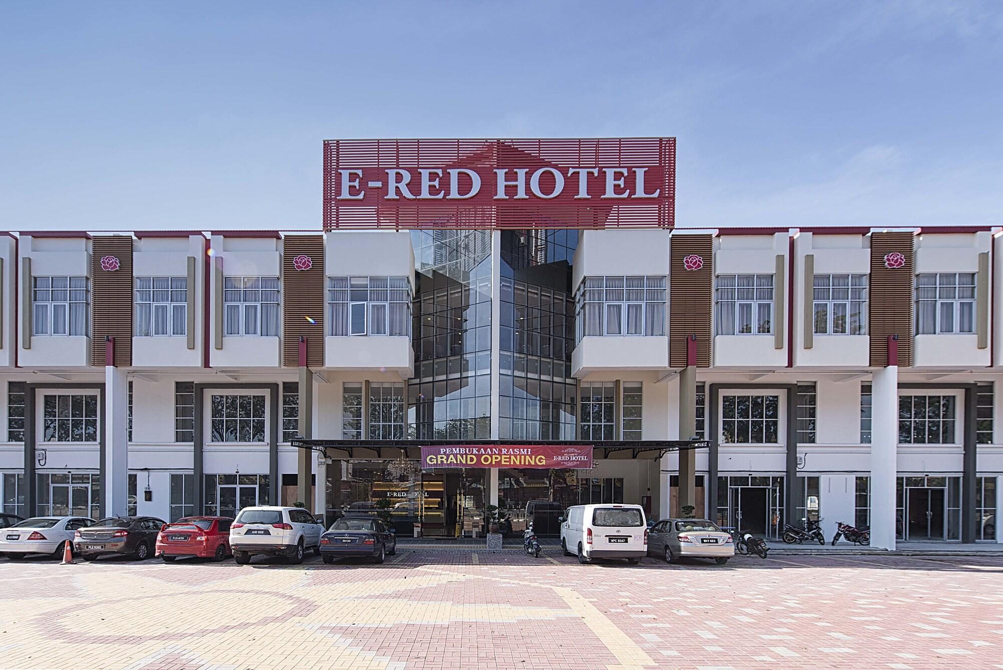 E Red Hotel Cosmo 25/26