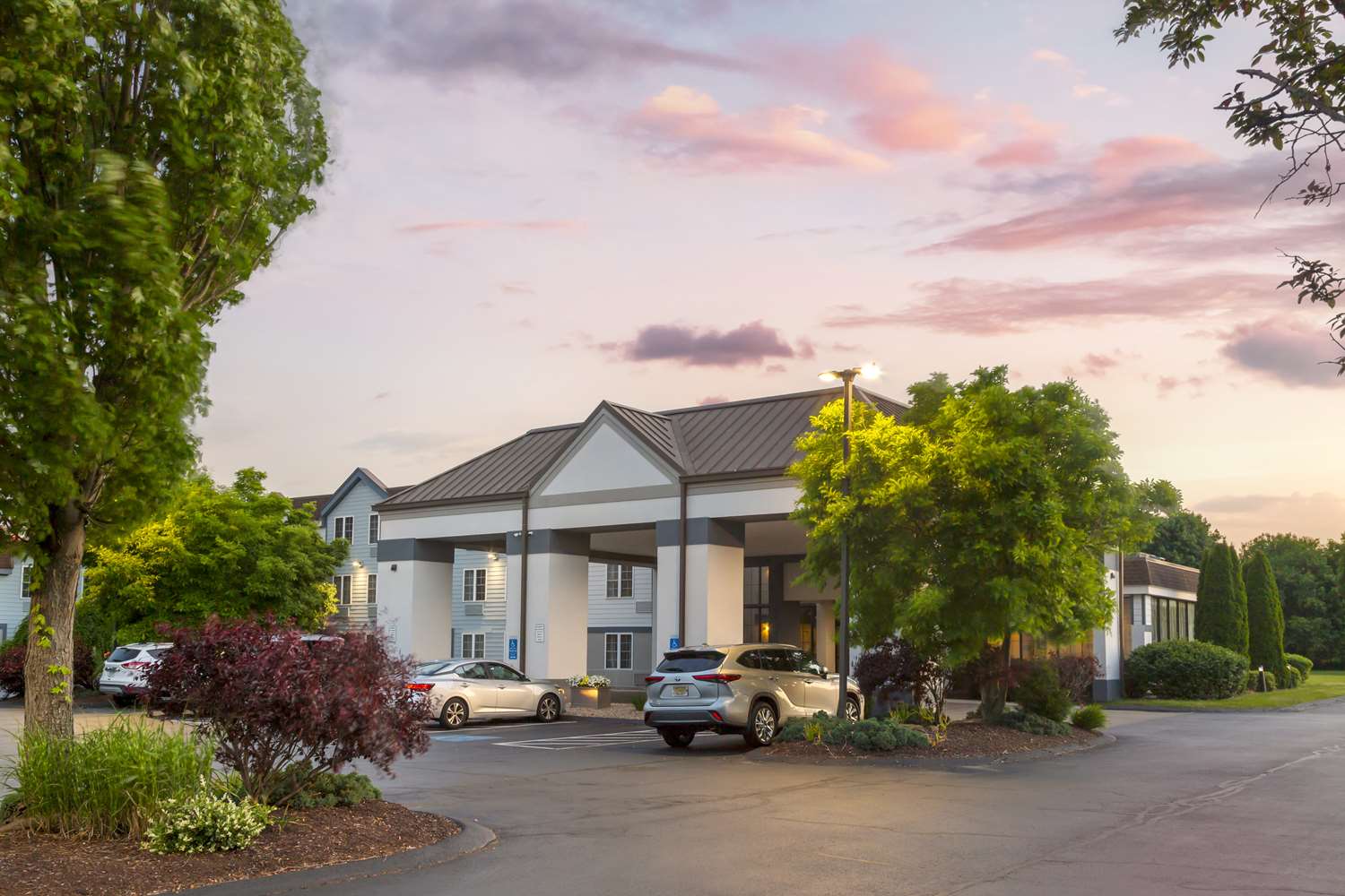 Best Western Hartford Hotel & Suites 55/59