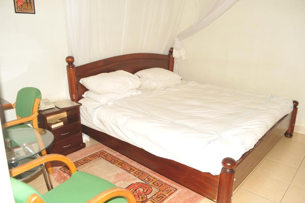 New Scroll Inn Hotel 20/50