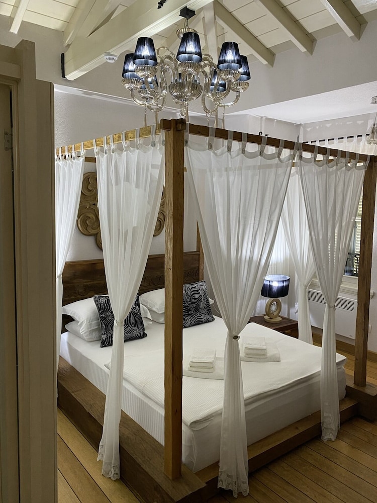 Nisi Hotel 31/63