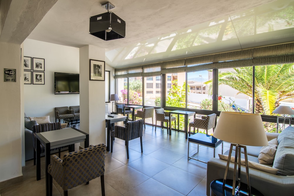 Hotel Mariana 56/69
