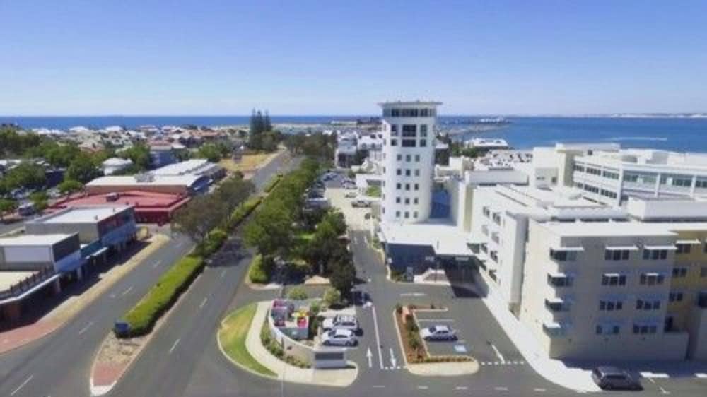 Bunbury Hotel Koombana Bay 30/34