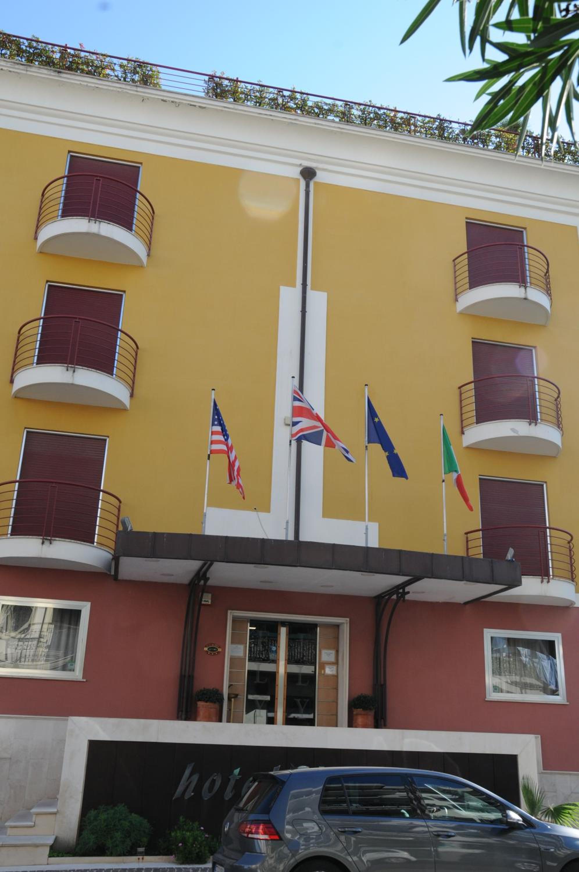 Hotel Fly 1/49