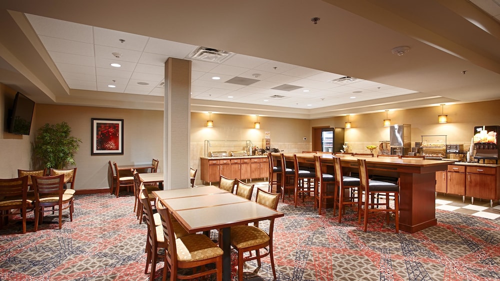 Best Western Plus Willmar 42/58