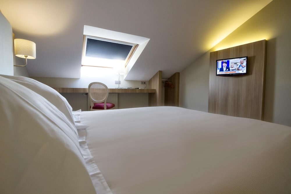 Hotel Arcea Los Lagos Nature 3/20