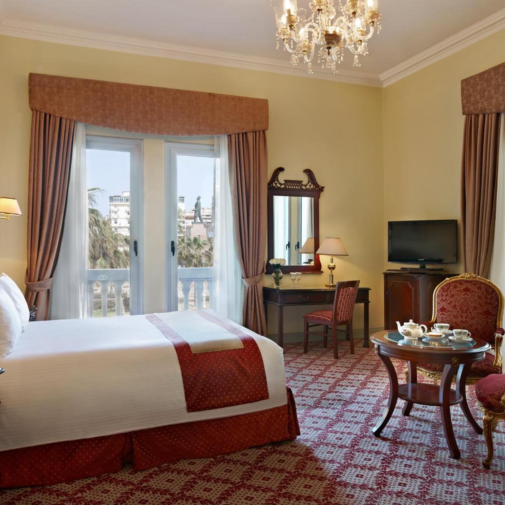 Executive, Suite