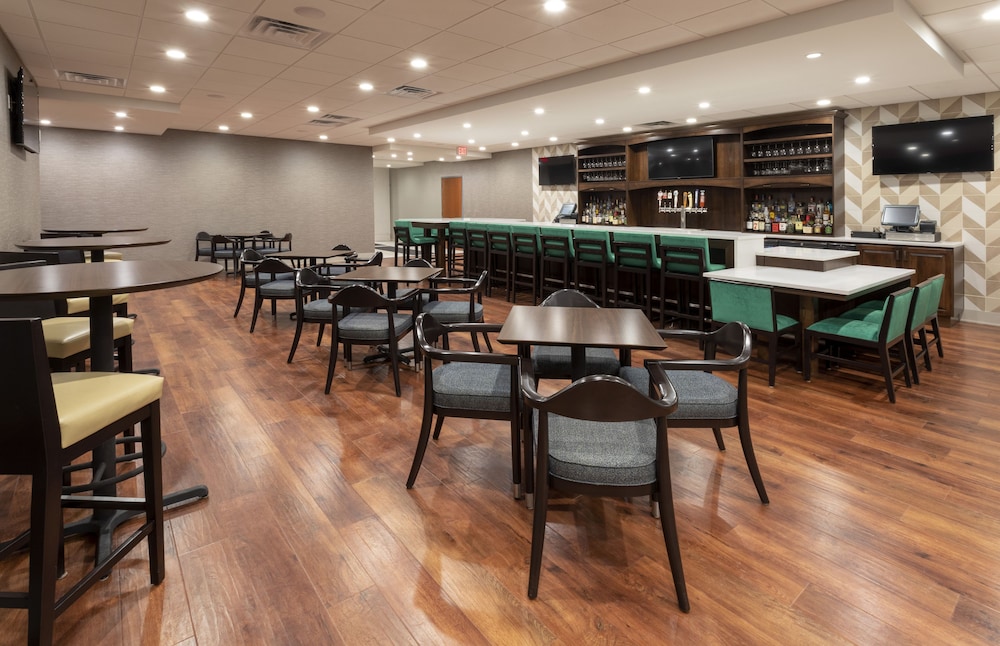 Holiday Inn Marquette 44/63
