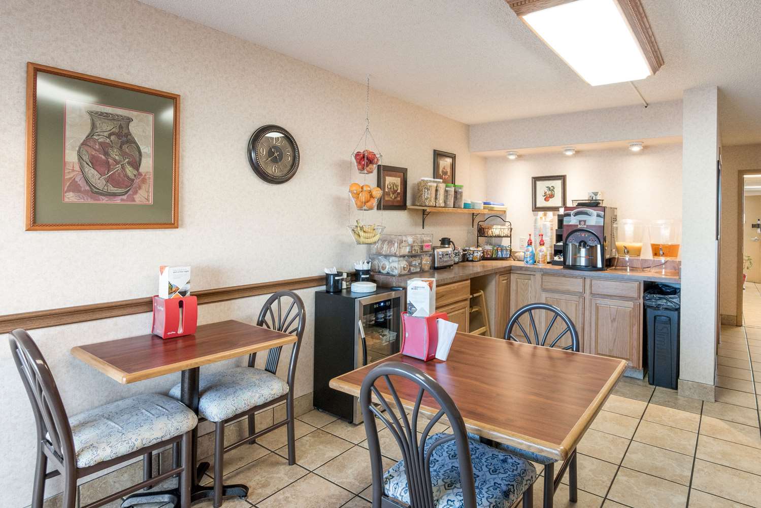 Econo Lodge Grand Junction North 5/13