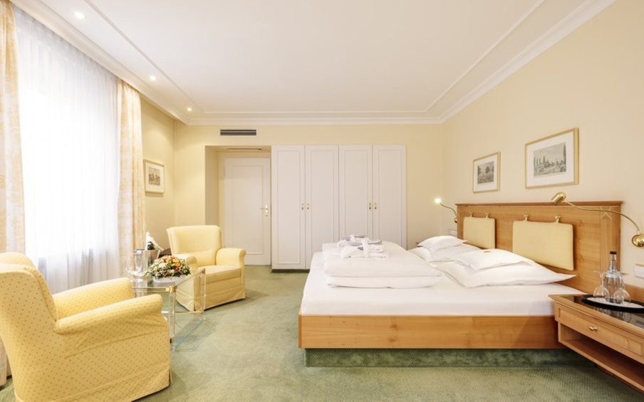 Bayerischer Hof 6/23