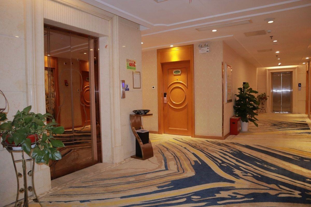 Vienna Hotel (Nanjing Puzhu Middle Road) 8/29