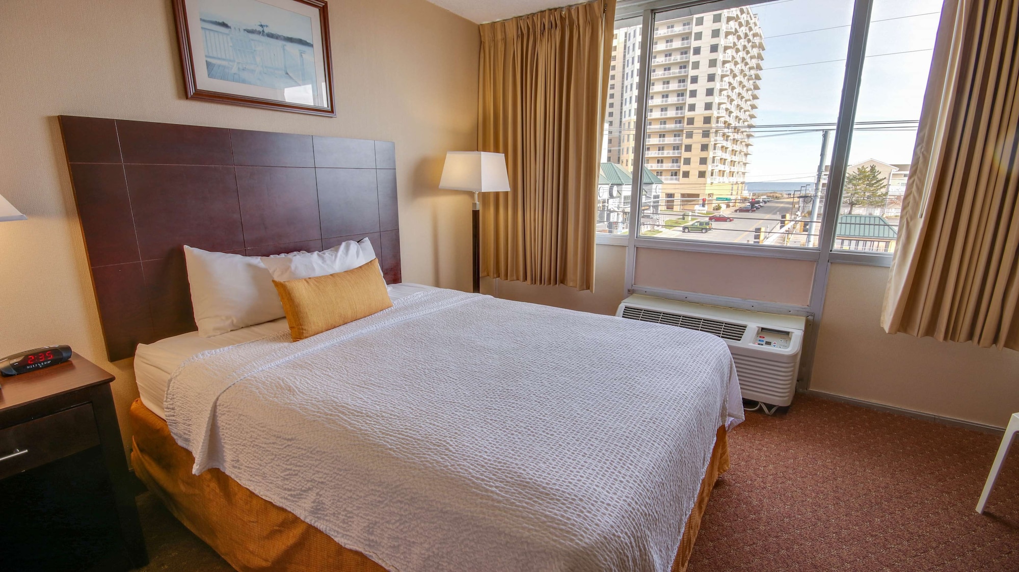 STANDARD, 2 QUEEN BEDS, NORTH WING