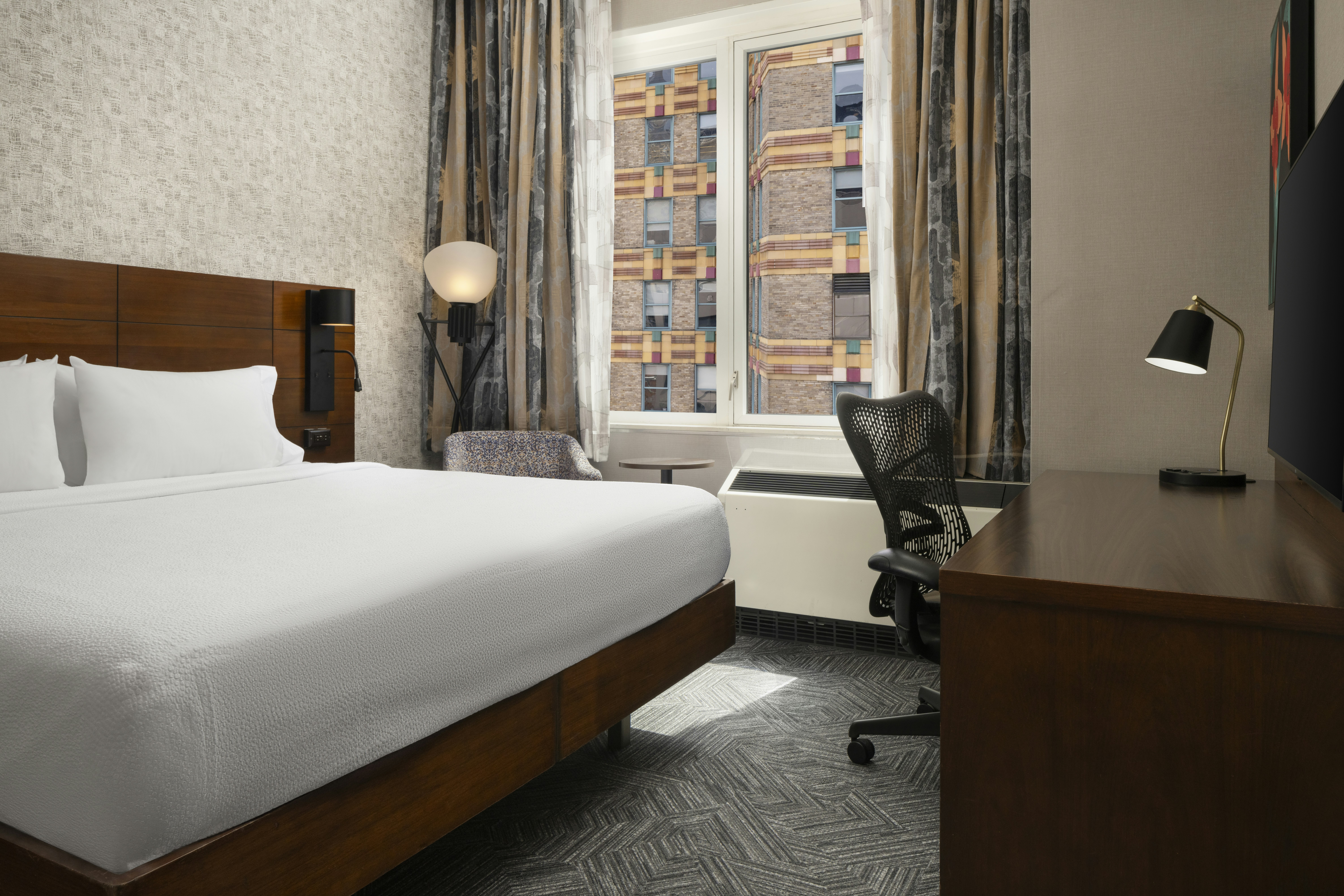 ROOM, KING BED, ACCESSIBLE