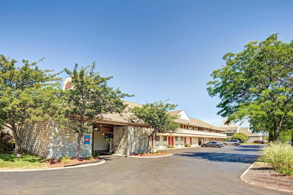 Days Inn & Suites by Wyndham Monroe 1/26