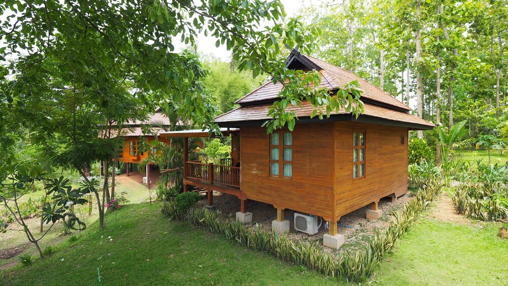 Nan Seasons Boutique Resort 72/81
