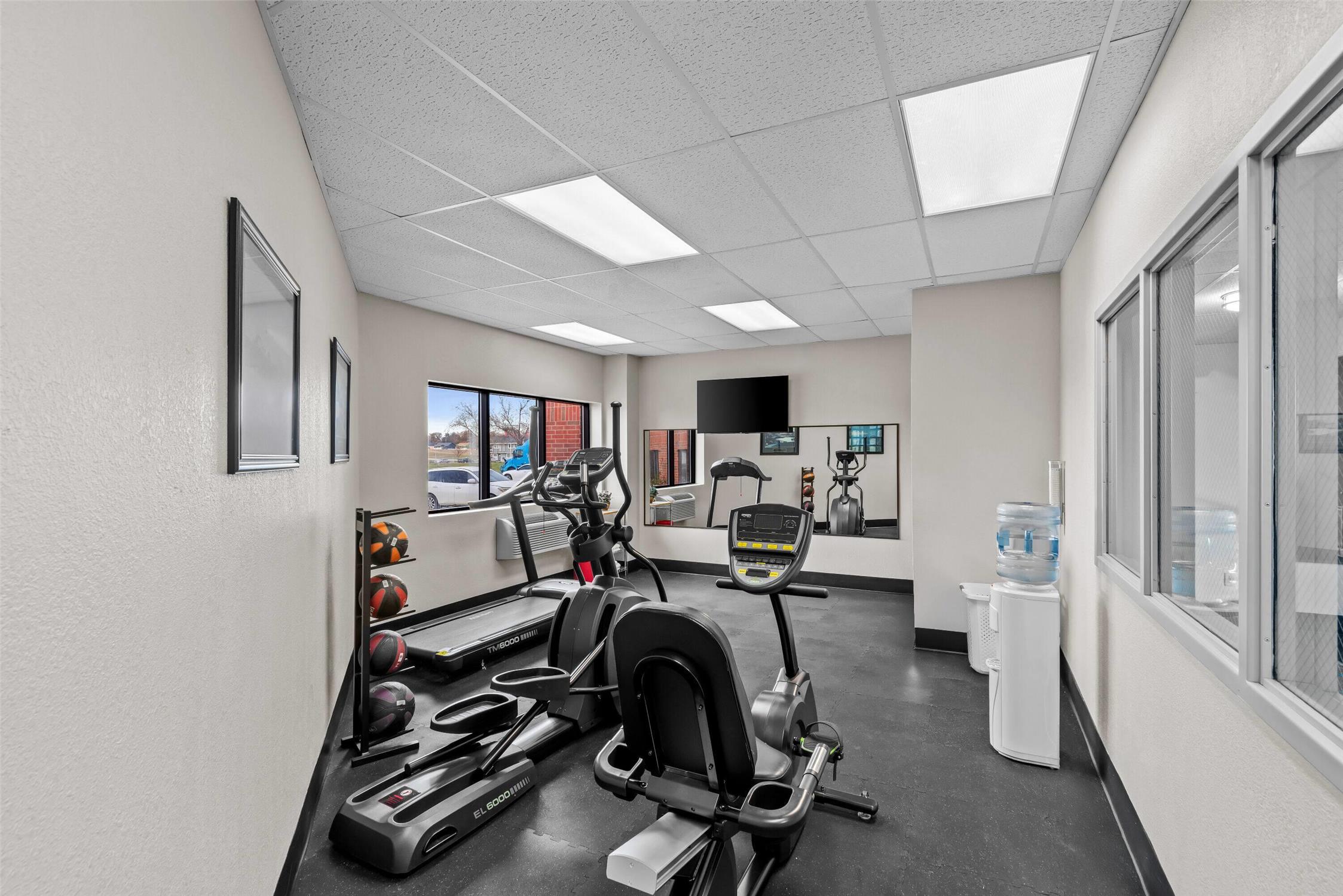 Days Inn & Suites By Wyndham Des Moines Airport 27/40