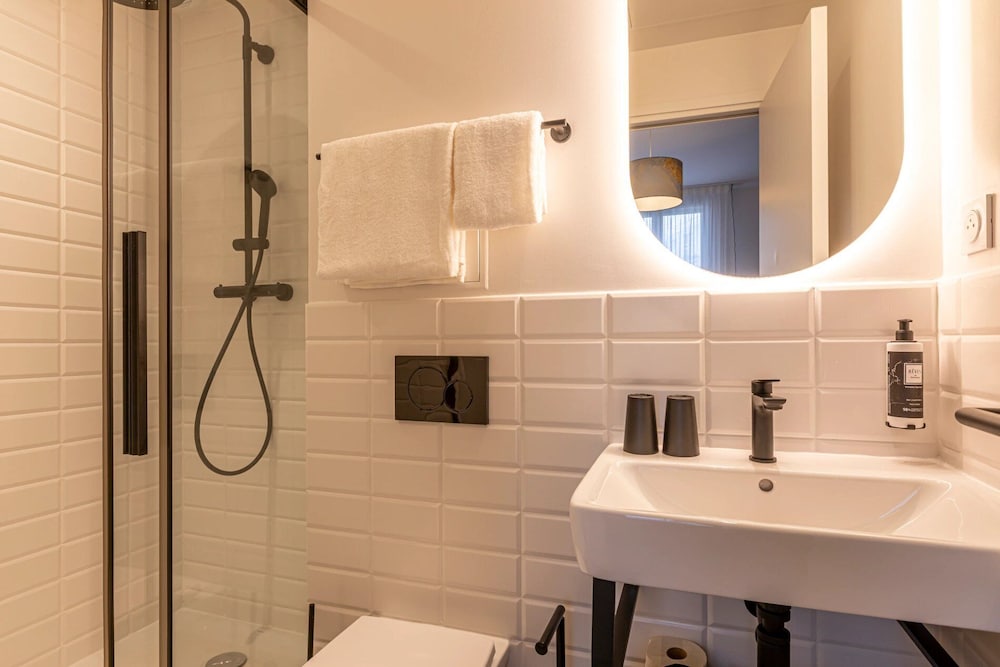 Dantan Hotel 43/46