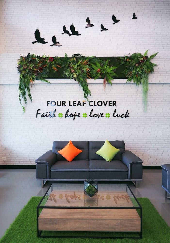 Clover Hotel Hatyai 33/58