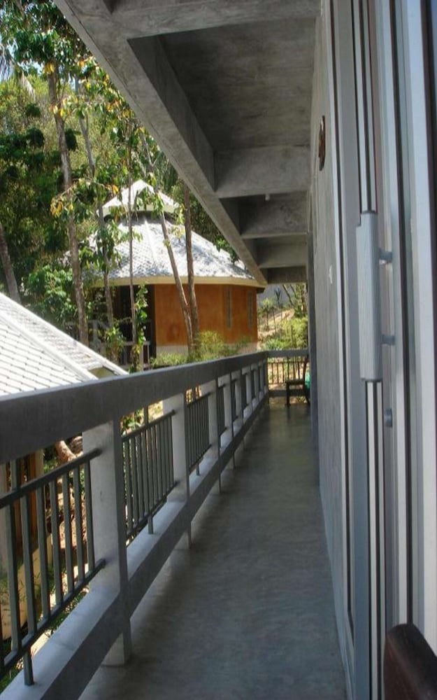 The Hideaway Pariya Haad Yuan 8/64