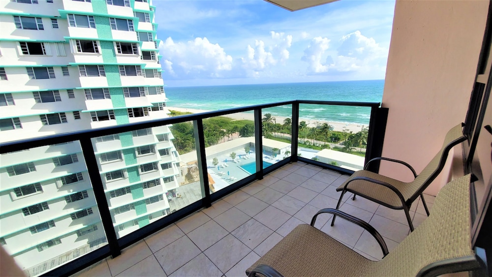 The Alexander All Suite Oceanfront Resort photo1