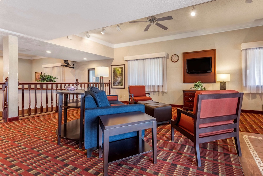 Comfort Inn & Suites Streetsboro - Kent 18/27