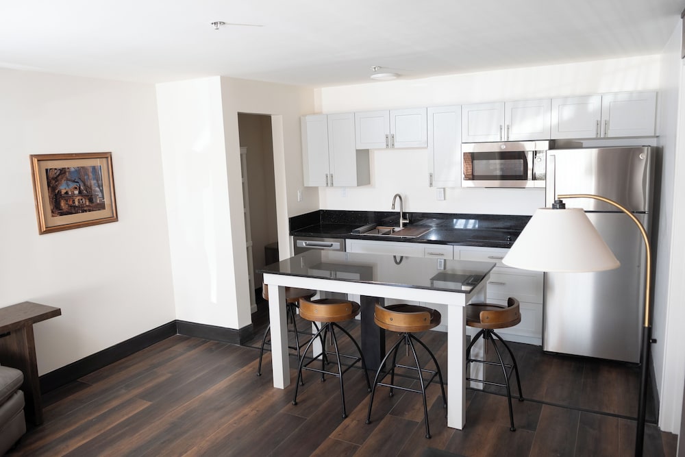 Carson Valley Motor Lodge and Suites 8/50