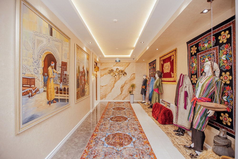 Silk Road Empire Hotel 8/50