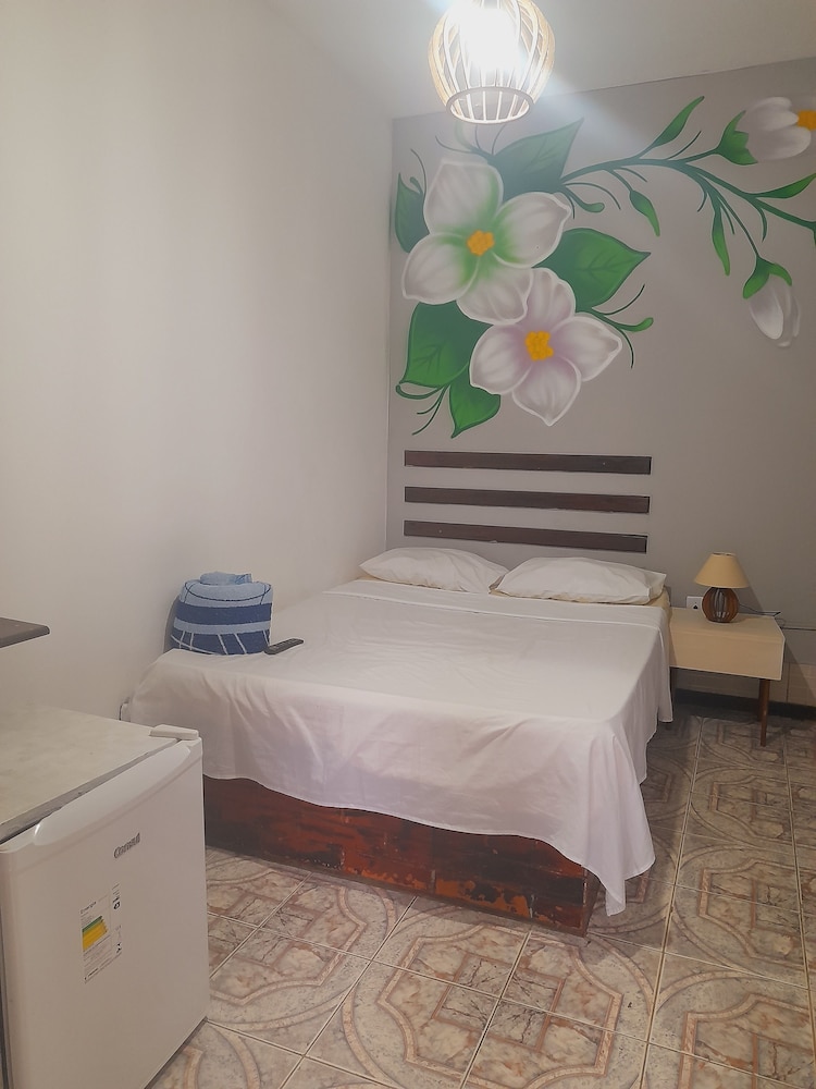 ROOM, TWIN BEDS
