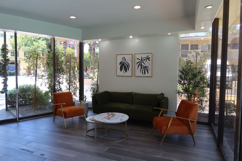 GreenTree Pasadena Inn 39/57