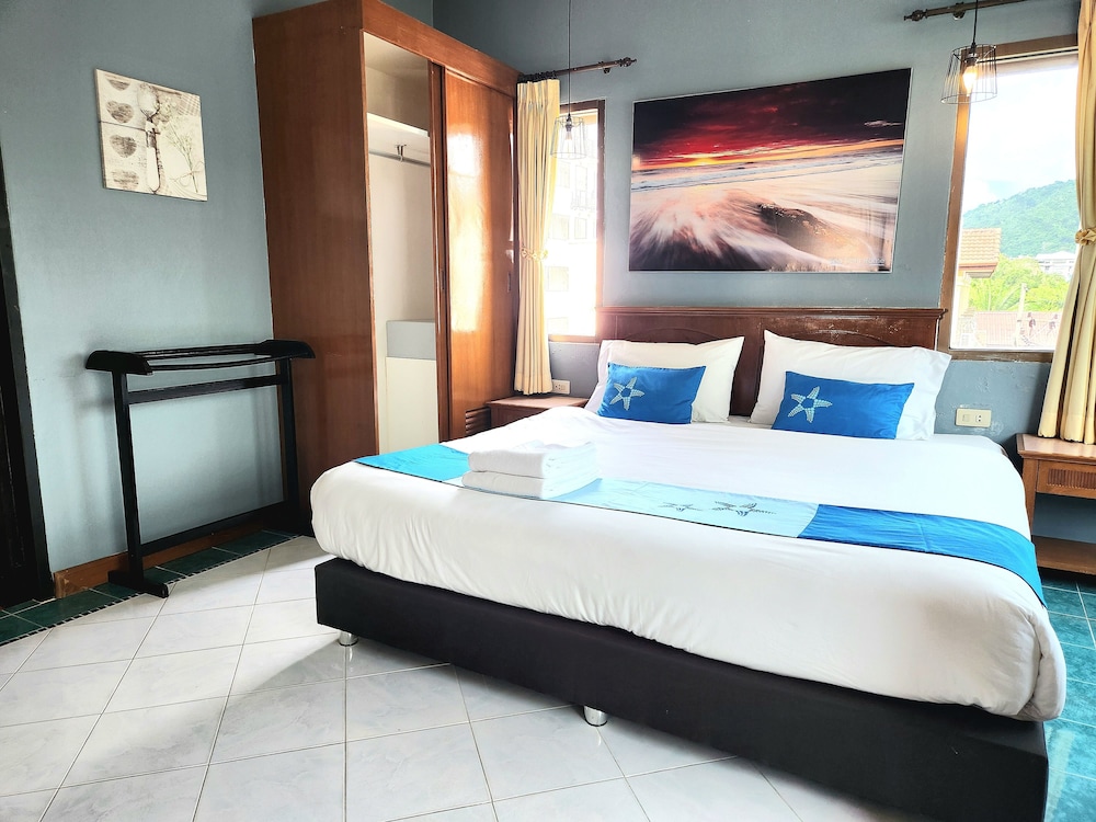 JUNIOR SUITE, KING BED