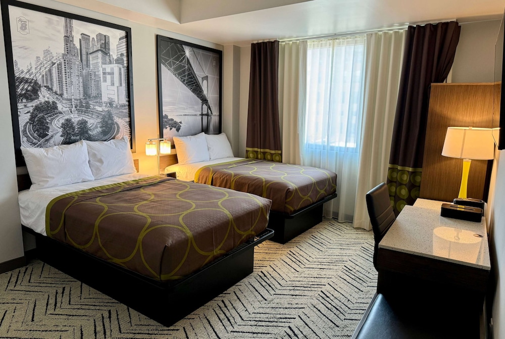 Super 8 by Wyndham Bronx Near Stadium 13/40