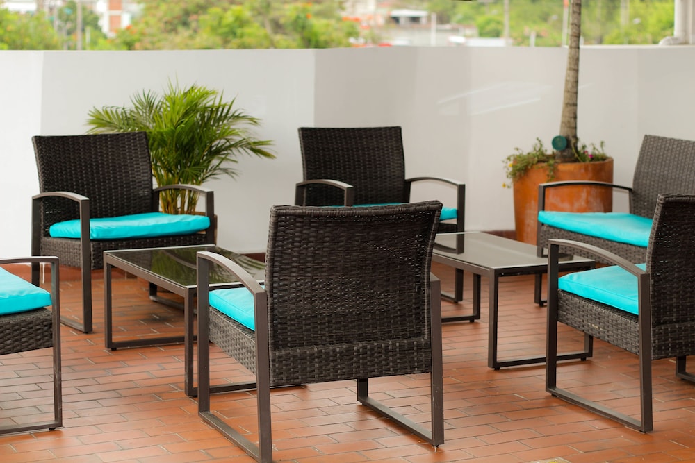 Hotel Brisas de Calima 44/55