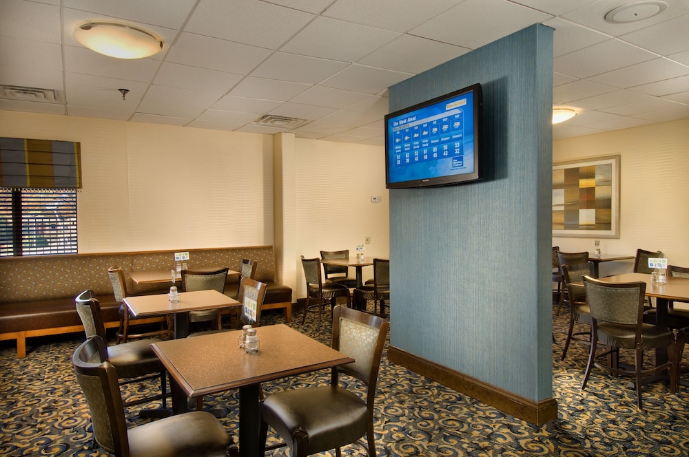 Holiday Inn Express Washington DC-BW Parkway 48/73