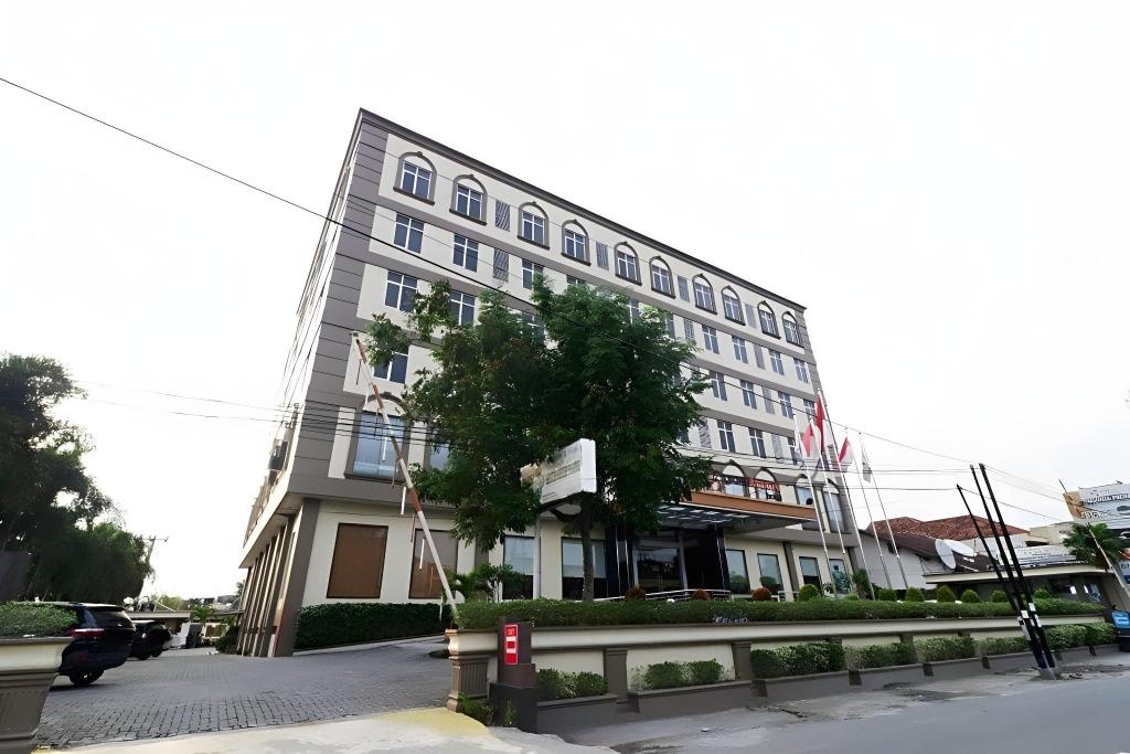 Grand Kanaya Hotel 4/50