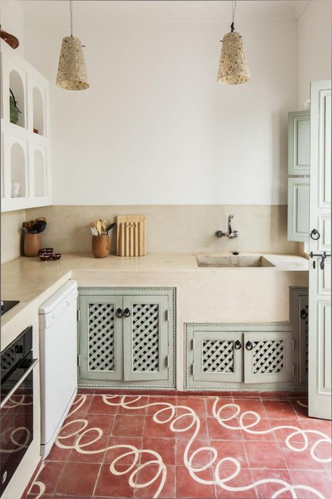 Riad Louaya 10/79