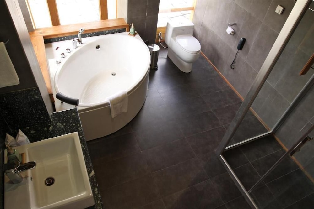 NAKSEL BOUTIQUE HOTEL & SPA 46/50