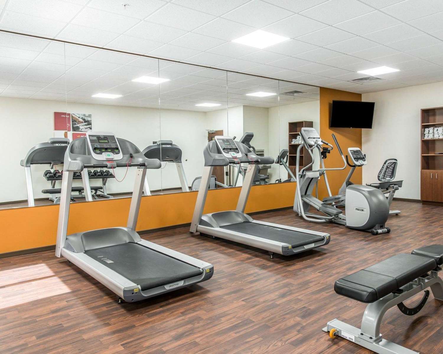 Comfort Suites Dunnellon near Rainbow Springs 18/40