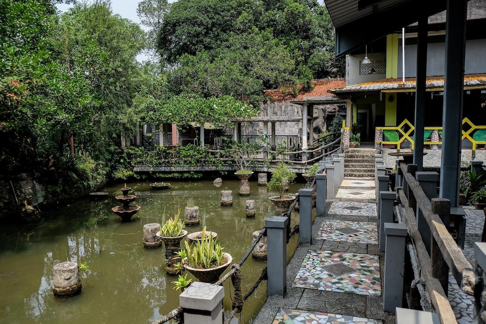 Reddoorz Plus Near Jalan Baru Bogor 32/32
