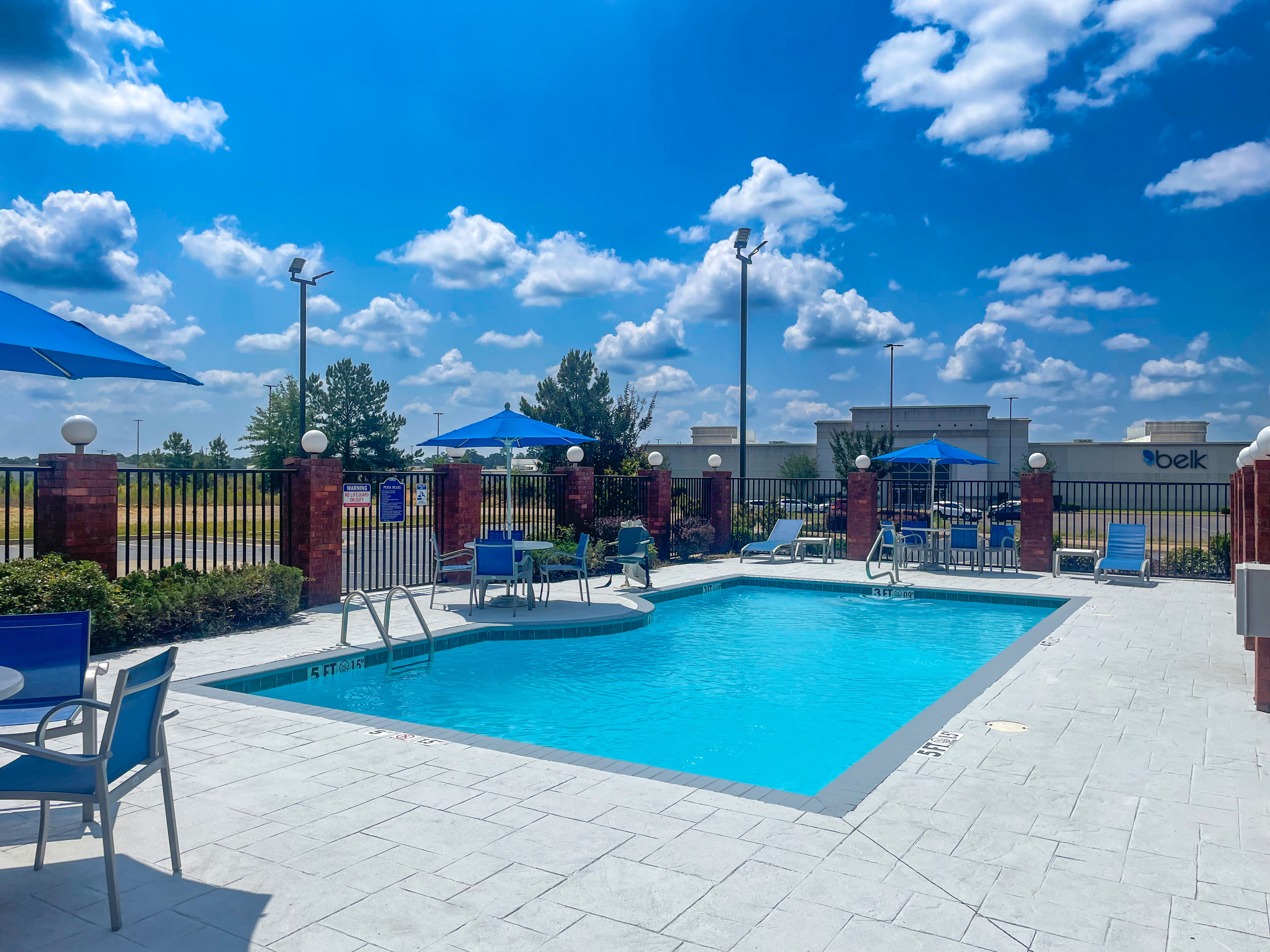 Holiday Inn Express Mccomb 53/53