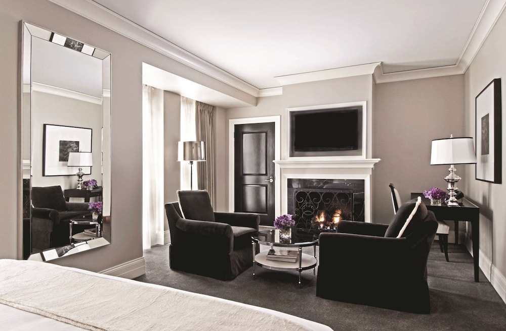 Waldorf Astoria Chicago 64/99