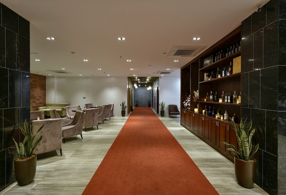 The Marron Hotel 36/50