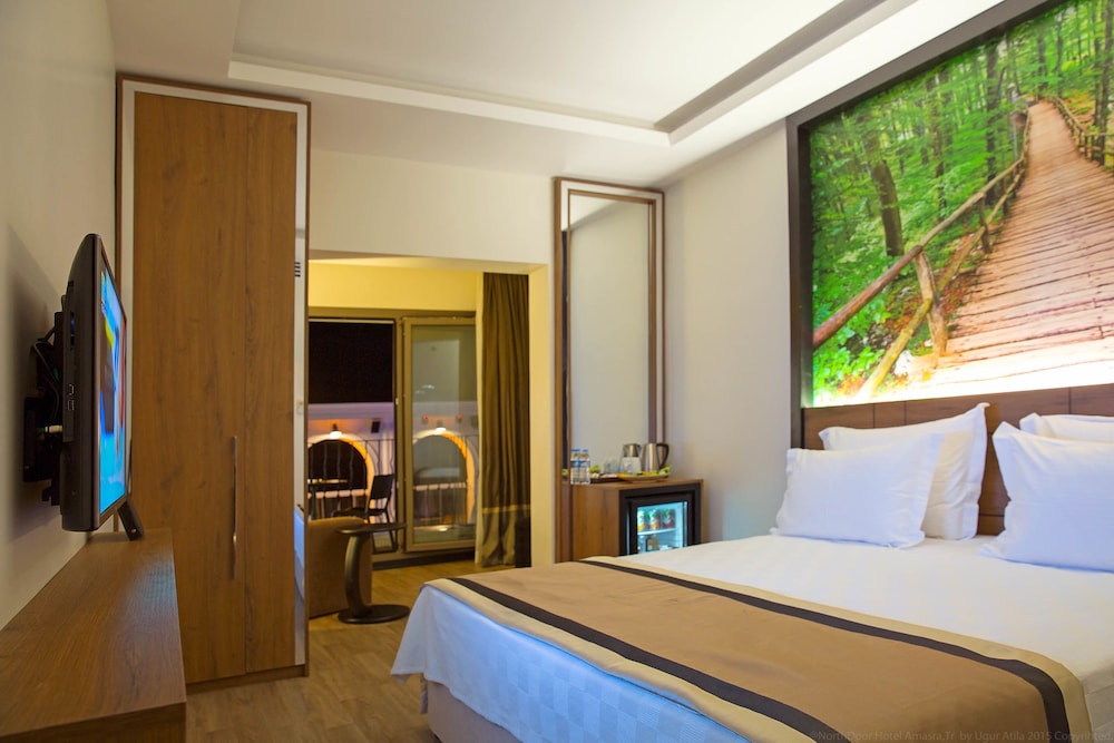 Northdoor Hotel 7/50