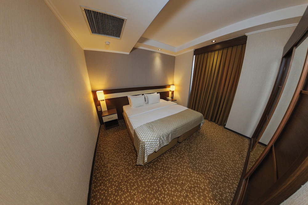 Elit Class Hotel 4/22