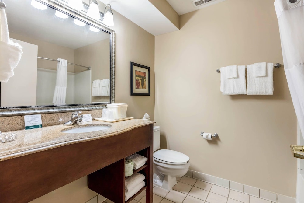 Quality Suites Paducah KY 56/57