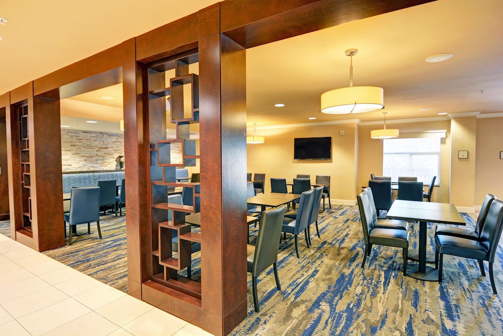 Embassy Suites Valencia 30/58