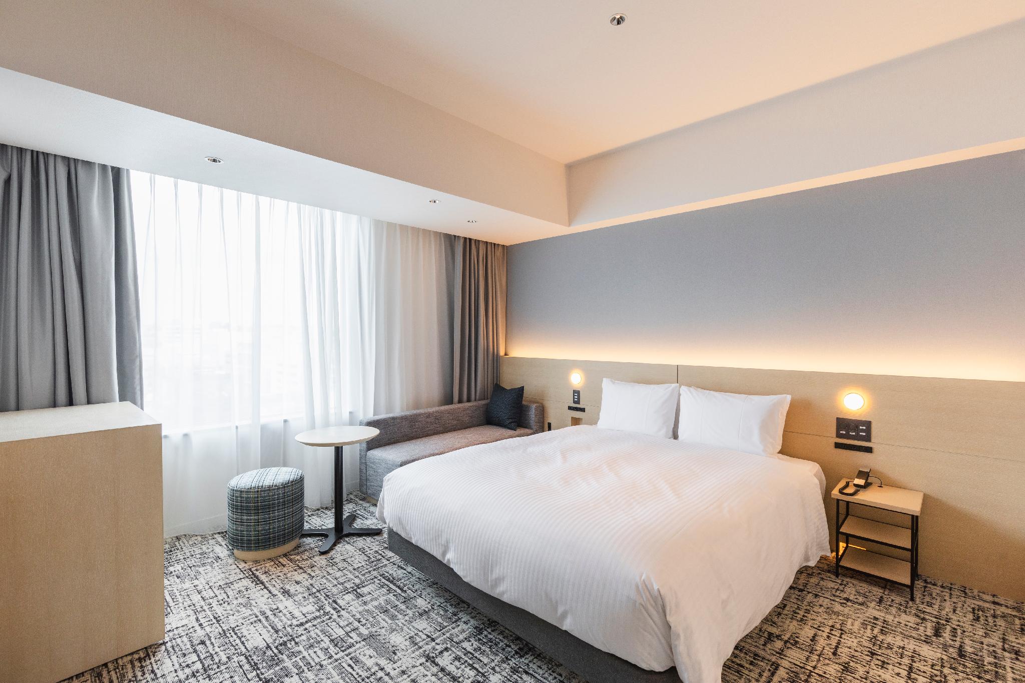 Universal, Standard, Double Bed