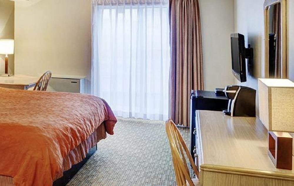 Lakeview Inn And Suites Thompson 9/28